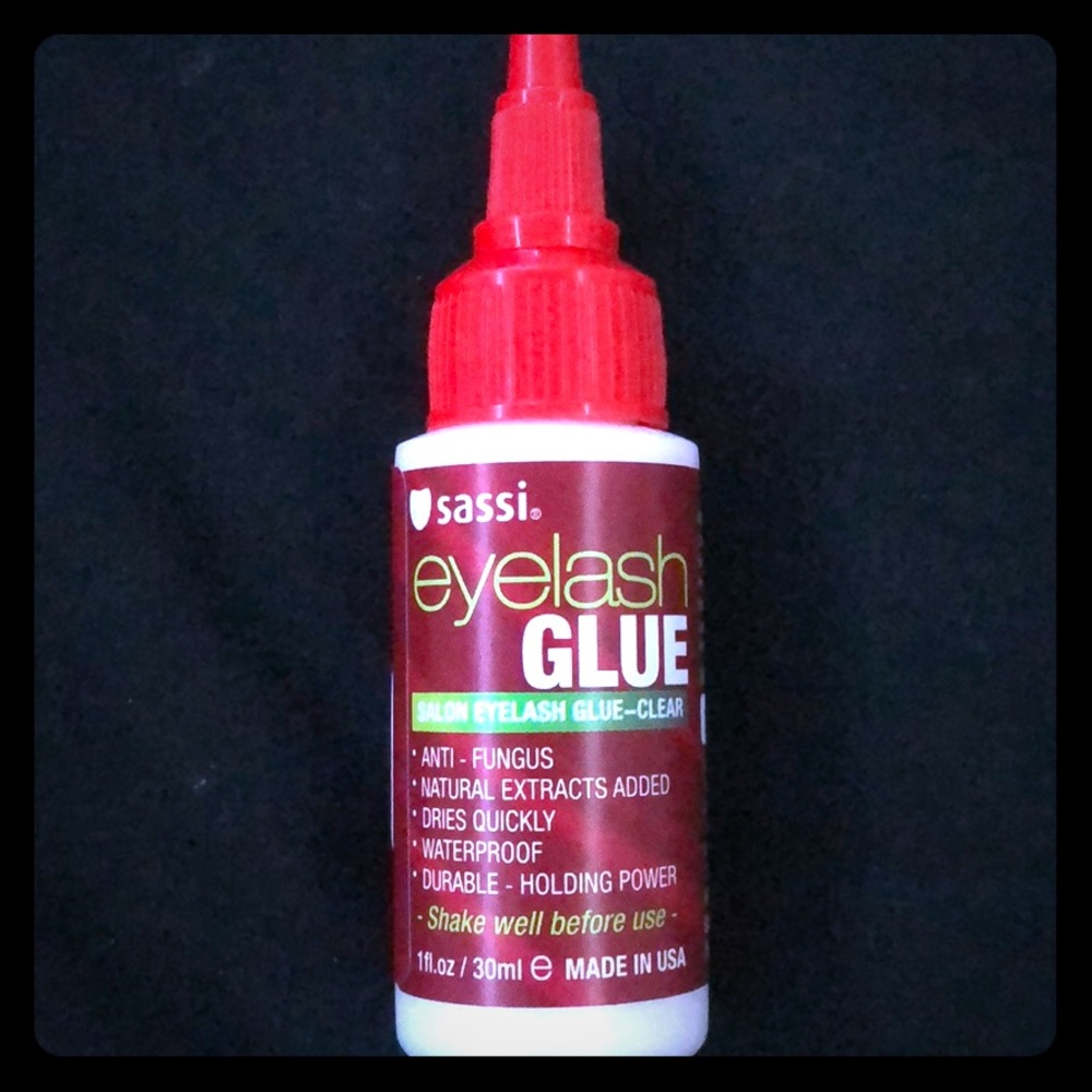 Eyelash glue
